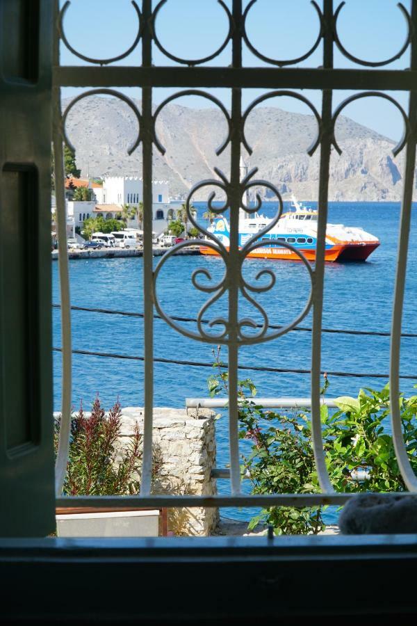 Apartment Gialos Symi Exteriör bild